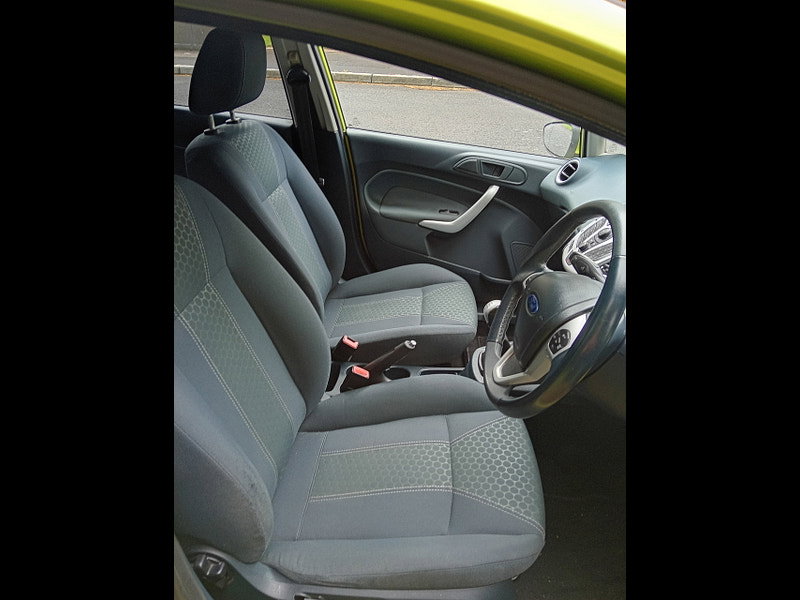 Ford Fiesta 1.6 TDCi Titanium Hatchback 5dr Diesel Manual (110 g/km, 89 bhp)