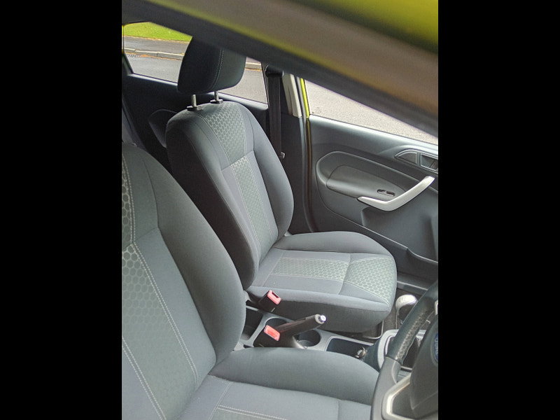 Ford Fiesta 1.6 TDCi Titanium Hatchback 5dr Diesel Manual (110 g/km, 89 bhp)