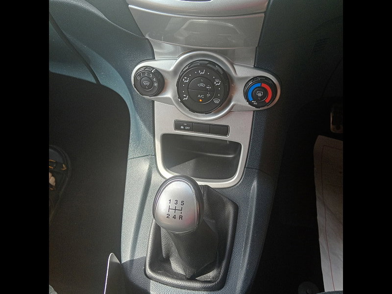 Ford Fiesta 1.6 Zetec S Hatchback 3dr Petrol Manual (132 g/km, 118 bhp)