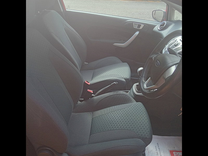 Ford Fiesta 1.6 Zetec S Hatchback 3dr Petrol Manual (132 g/km, 118 bhp)
