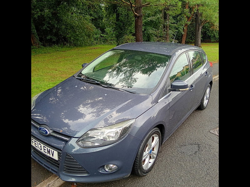 Ford Focus 1.6 TDCi ECOnetic Zetec Hatchback 5dr Diesel Manual Euro 5 (s/s) (105 ps)