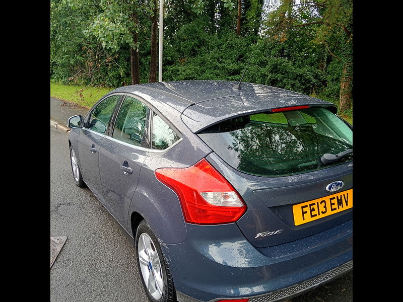Ford Focus 1.6 TDCi ECOnetic Zetec Hatchback 5dr Diesel Manual Euro 5 (s/s) (105 ps)