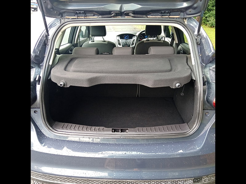 Ford Focus 1.6 TDCi ECOnetic Zetec Hatchback 5dr Diesel Manual Euro 5 (s/s) (105 ps)