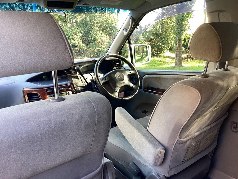 Nissan Elgrand 