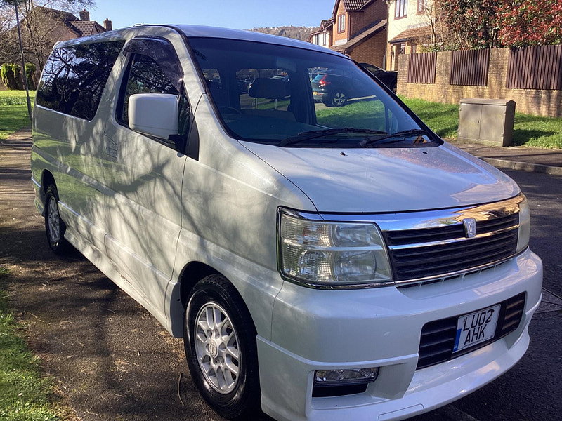 Nissan Elgrand 