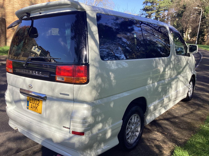 Nissan Elgrand 