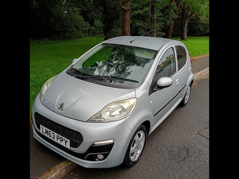 Peugeot 107 1.0 12V Allure Hatchback 5dr Petrol Manual Euro 5 (68 ps)