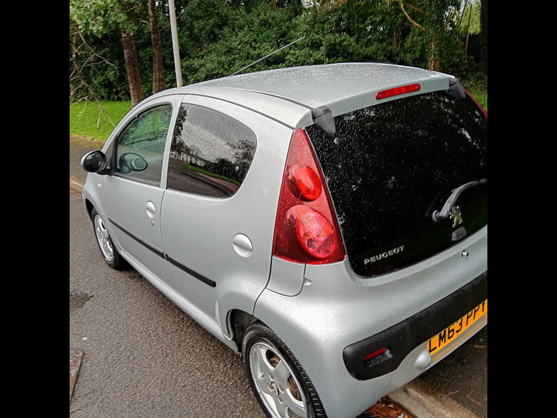 Peugeot 107 1.0 12V Allure Hatchback 5dr Petrol Manual Euro 5 (68 ps)