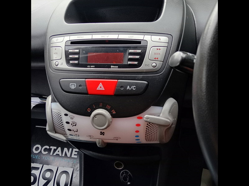 Peugeot 107 1.0 12V Allure Hatchback 5dr Petrol Manual Euro 5 (68 ps)