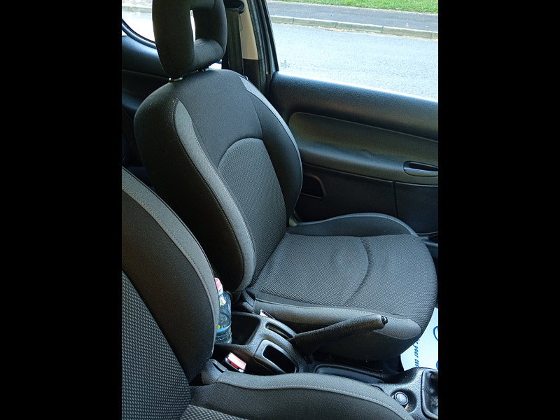 Peugeot 206 1.4 Look Hatchback 3dr Petrol Manual (152 g/km, 75 bhp)