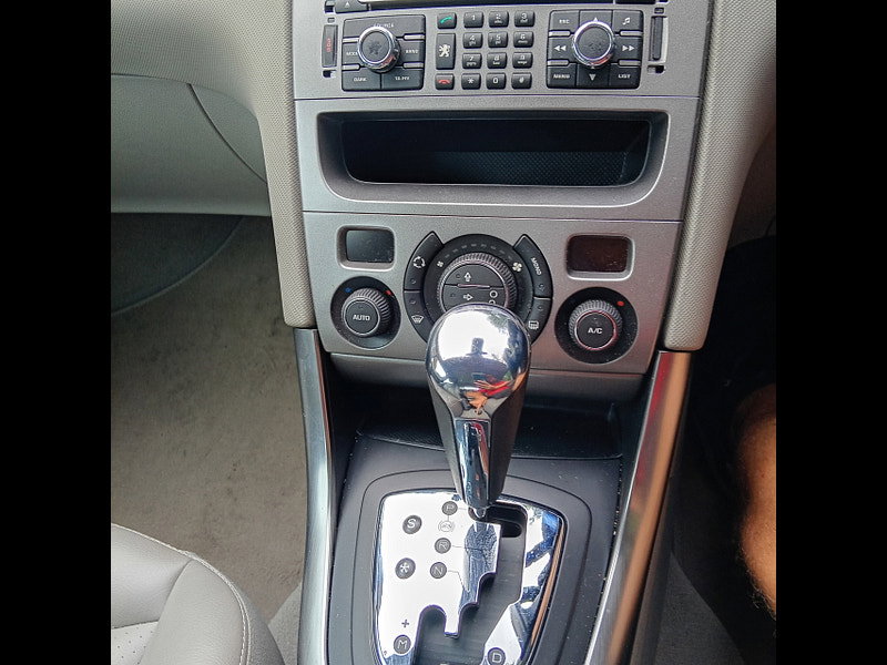 Peugeot 308 1.6 THP SE Hatchback 5dr Petrol Automatic (188 g/km, 140 bhp)