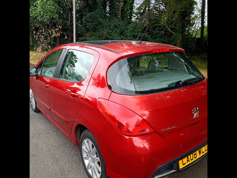 Peugeot 308 1.6 THP SE Hatchback 5dr Petrol Automatic (188 g/km, 140 bhp)