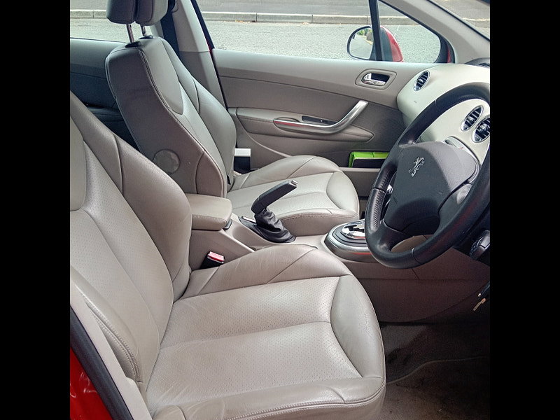 Peugeot 308 1.6 THP SE Hatchback 5dr Petrol Automatic (188 g/km, 140 bhp)