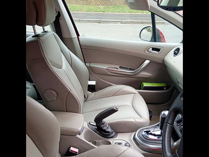 Peugeot 308 1.6 THP SE Hatchback 5dr Petrol Automatic (188 g/km, 140 bhp)
