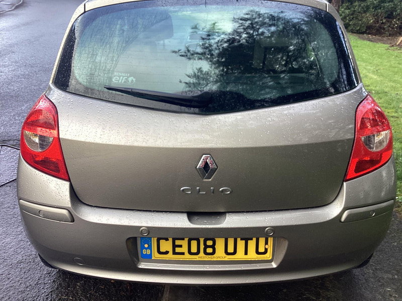 Renault Clio 1.6 VVT Initiale 5dr