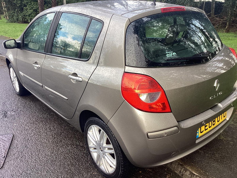 Renault Clio 1.6 VVT Initiale 5dr