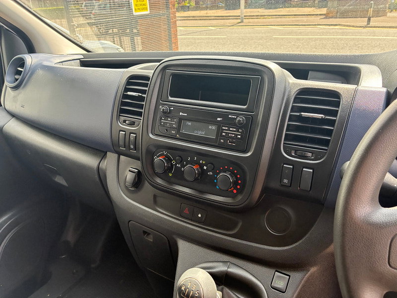 Vauxhall Vivaro 1.6 CDTi 2900 BiTurbo ecoFLEX Combi Van Double Cab 5dr Diesel Manual L1 H1 Euro 6 (s/s) (9 Seat) (95 ps)