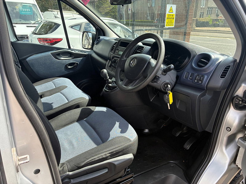 Vauxhall Vivaro 1.6 CDTi 2900 BiTurbo ecoFLEX Combi Van Double Cab 5dr Diesel Manual L1 H1 Euro 6 (s/s) (9 Seat) (95 ps)