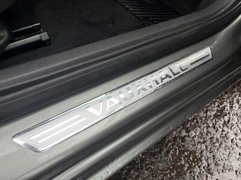 Vauxhall Astra 1.0i Turbo ecoTEC Elite Nav Hatchback 5dr Petrol Manual Euro 6 (s/s) (105 ps)
