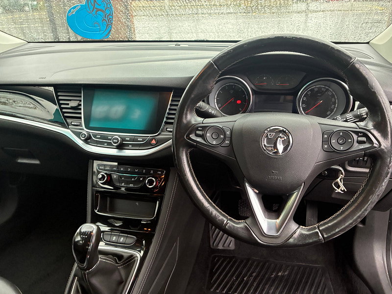 Vauxhall Astra 1.0i Turbo ecoTEC Elite Nav Hatchback 5dr Petrol Manual Euro 6 (s/s) (105 ps)