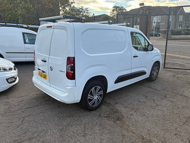 Vauxhall Combo 1.6 Turbo D 2300 Sportive Panel Van 4dr Diesel Manual L1 H1 Euro 6 (s/s) (100 ps)