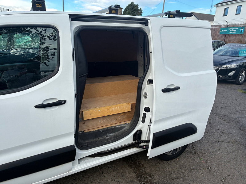 Vauxhall Combo 1.6 Turbo D 2300 Sportive Panel Van 4dr Diesel Manual L1 H1 Euro 6 (s/s) (100 ps)