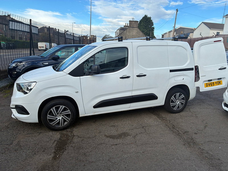 Vauxhall Combo 1.6 Turbo D 2300 Sportive Panel Van 4dr Diesel Manual L1 H1 Euro 6 (s/s) (100 ps)