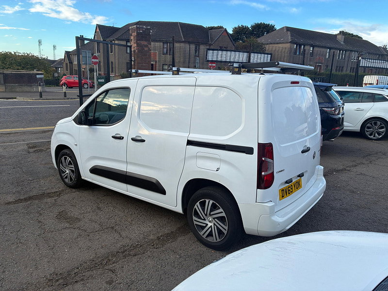 Vauxhall Combo 1.6 Turbo D 2300 Sportive Panel Van 4dr Diesel Manual L1 H1 Euro 6 (s/s) (100 ps)