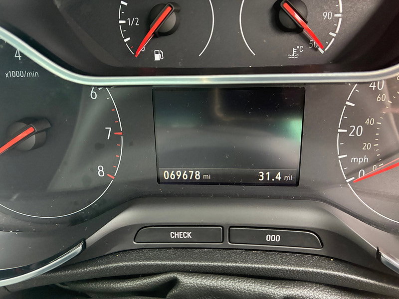 Vauxhall Crossland X 1.2 Elite SUV 5dr Petrol Manual Euro 6 (83 ps)