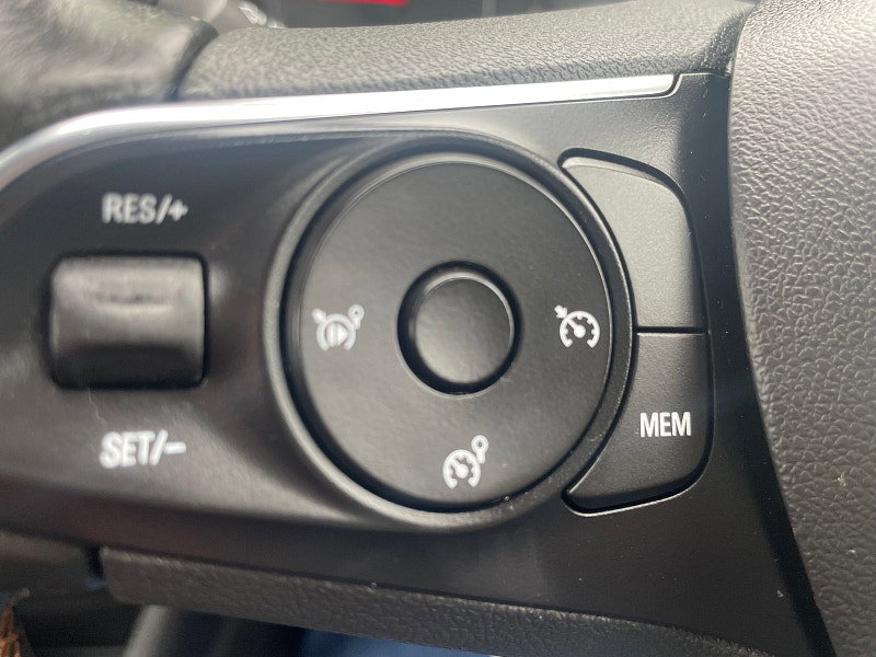 Vauxhall Crossland X 1.6L TECH LINE NAV ECOTEC S/S 5dr Diesel Manual Euro 6 (98 bhp)