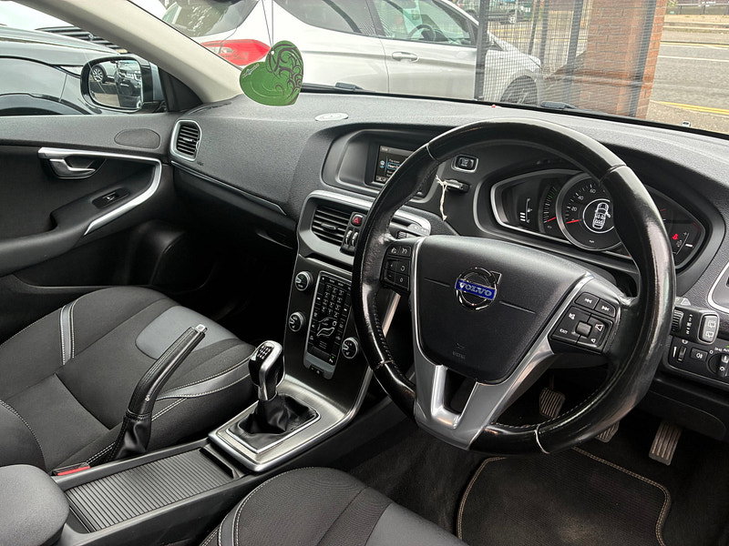 Volvo V40 1.6 T2 SE Hatchback 5dr Petrol Manual Euro 5 (s/s) (120 ps)