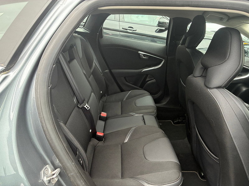 Volvo V40 1.6 T2 SE Hatchback 5dr Petrol Manual Euro 5 (s/s) (120 ps)