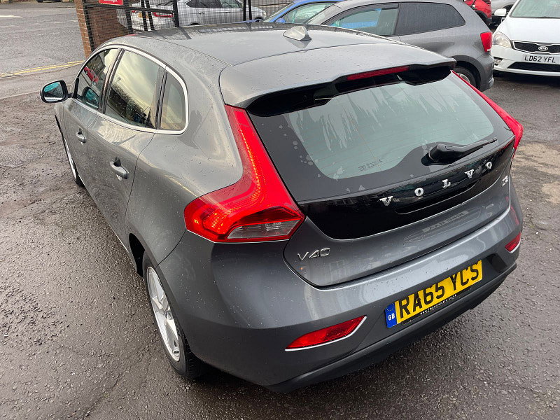 Volvo V40 2.0L SE Nav D2 Hatchback 5dr Diesel Manual Euro 6 (118 bhp)