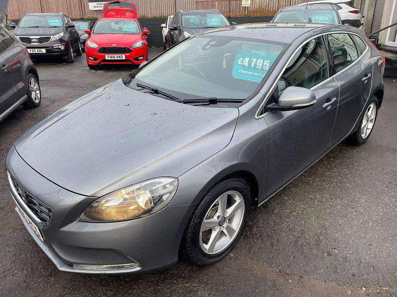 Volvo V40 2.0L SE Nav D2 Hatchback 5dr Diesel Manual Euro 6 (118 bhp)