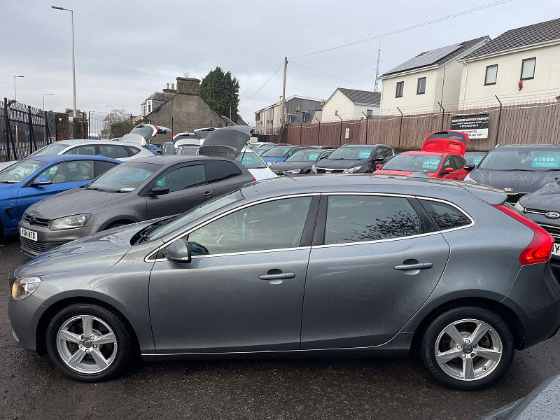 Volvo V40 2.0L SE Nav D2 Hatchback 5dr Diesel Manual Euro 6 (118 bhp)