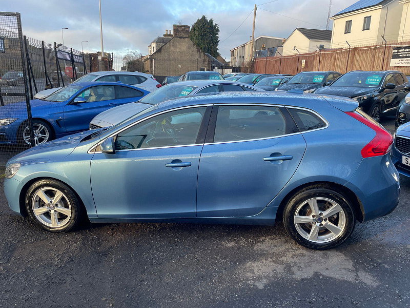Volvo V40 2.0L SE D2 Hatchback 5dr Diesel Manual Euro 6 (118 bhp)