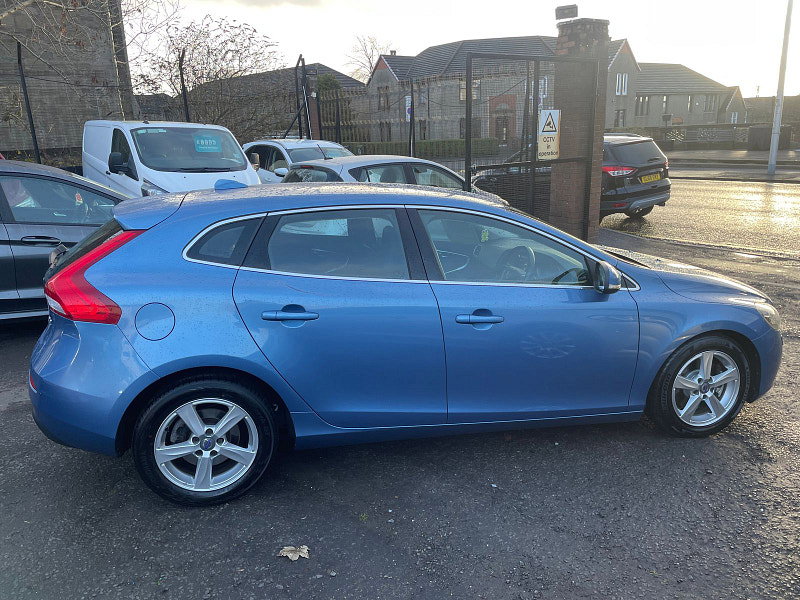 Volvo V40 2.0L SE D2 Hatchback 5dr Diesel Manual Euro 6 (118 bhp)