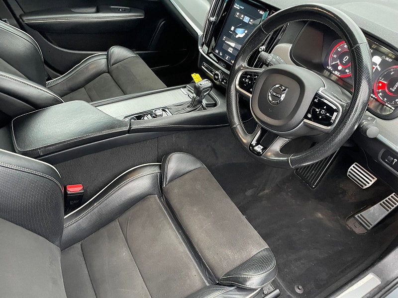 Volvo S90 2.0L R-Design D4 Auto Saloon 4dr Diesel Automatic Euro 6 (188 bhp)