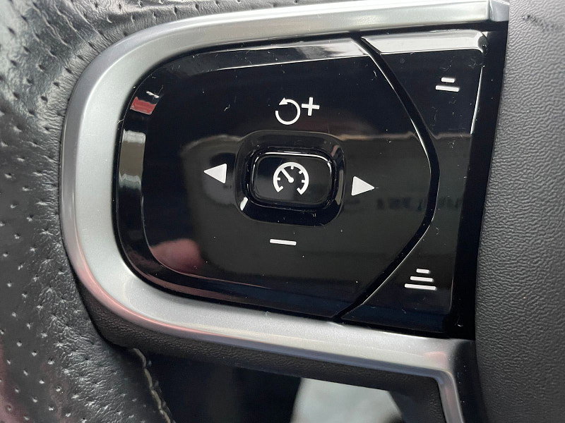 Volvo S90 2.0L R-Design D4 Auto Saloon 4dr Diesel Automatic Euro 6 (188 bhp)