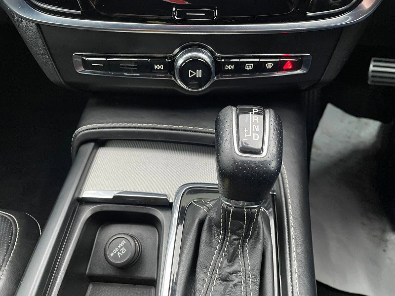 Volvo S90 2.0L R-Design D4 Auto Saloon 4dr Diesel Automatic Euro 6 (188 bhp)