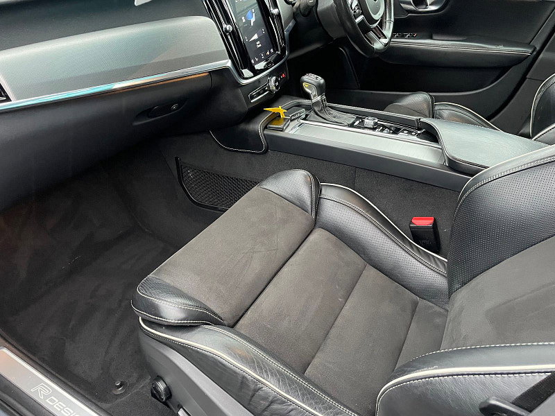 Volvo S90 2.0L R-Design D4 Auto Saloon 4dr Diesel Automatic Euro 6 (188 bhp)
