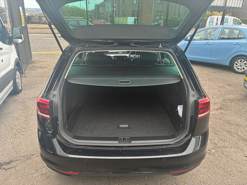 Volkswagen Passat 1.6 TDI SEL Estate 5dr Diesel DSG Euro 6 (s/s) (120 ps)