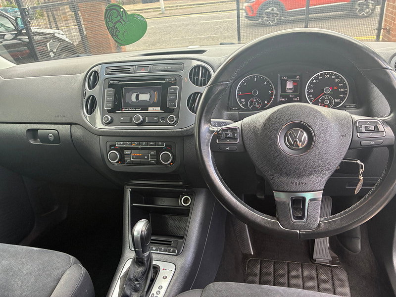 Volkswagen Tiguan 2.0 TDI BlueMotion Tech Match SUV 5dr Diesel DSG 4WD Euro 5 (s/s) (140 ps)