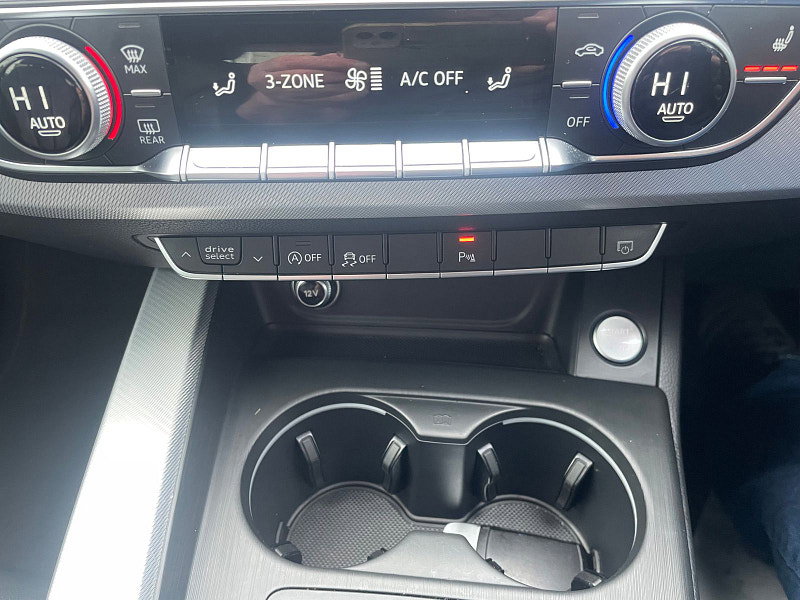 Audi A4 2.0L Sport Ultra TDI Semi-Auto Estate 5dr Diesel Semi Automatic Euro 6 (188 bhp)