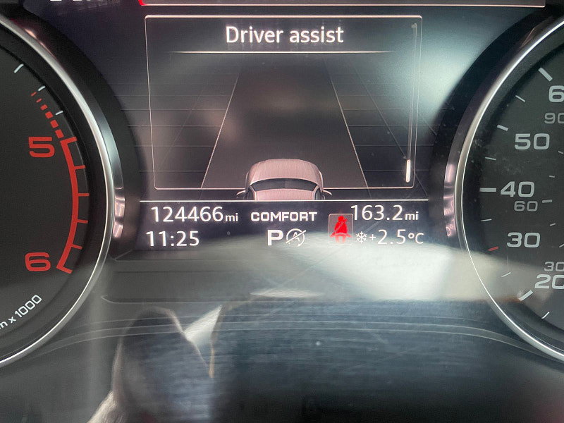 Audi A4 2.0L Sport Ultra TDI Semi-Auto Estate 5dr Diesel Semi Automatic Euro 6 (188 bhp)