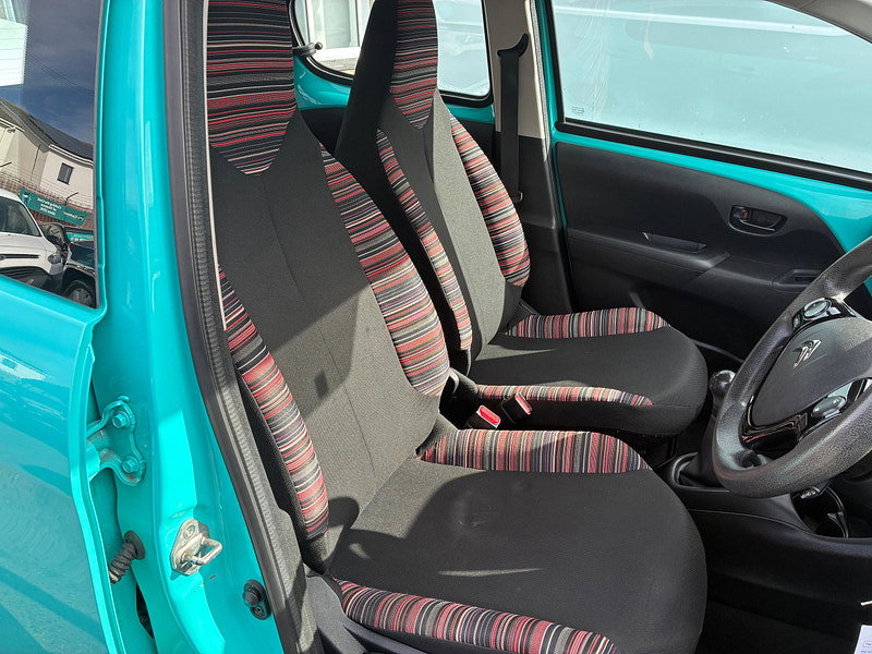 Citroen C1 1.2 PureTech Feel Hatchback 5dr Petrol Manual Euro 6 (82 ps)