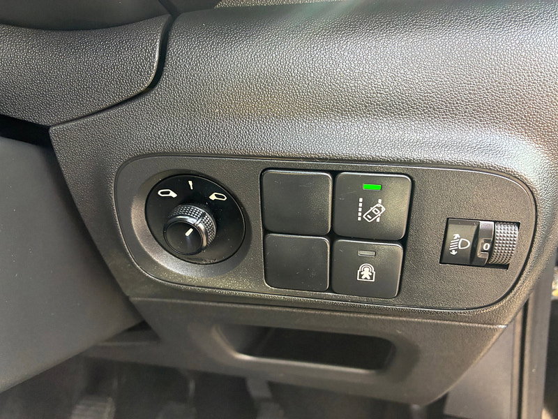 Citroen C3 1.2 PureTech Flair Hatchback 5dr Petrol Manual Euro 6 (82 ps)