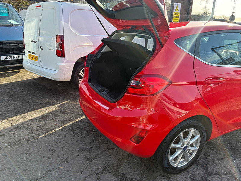 Ford Fiesta 1.0T EcoBoost Zetec Hatchback 5dr Petrol Auto Euro 6 (s/s) (100 ps)