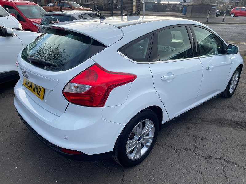 Ford Focus 1.6L Titanium Navigator Auto Hatchback 5dr Petrol Automatic Euro 5 (123 bhp)