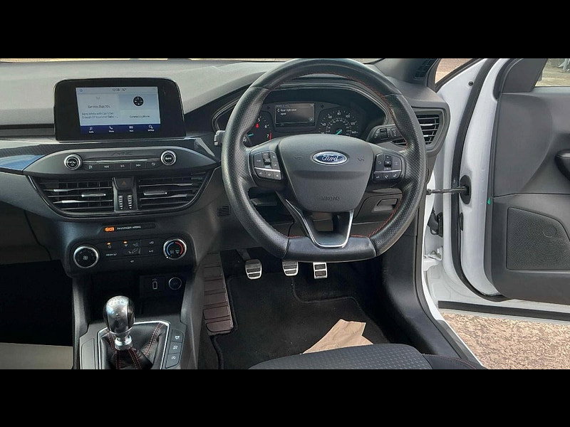 Ford Focus 1.0L ST-Line Hatchback 5dr Petrol Manual Euro 6 (123 bhp)